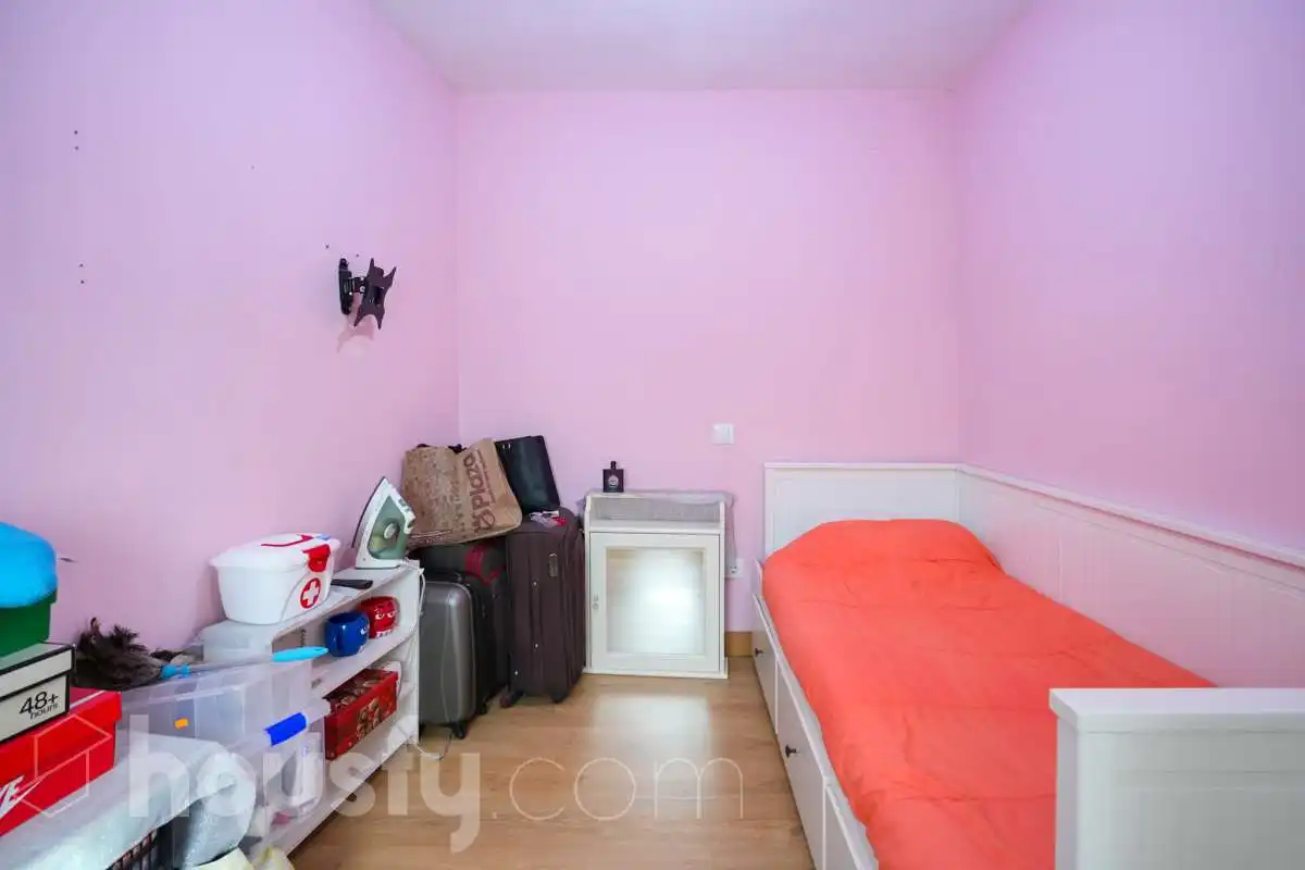 Habitación de Piso en venta en Madrid con Calefacción, Terraza y Balcón
