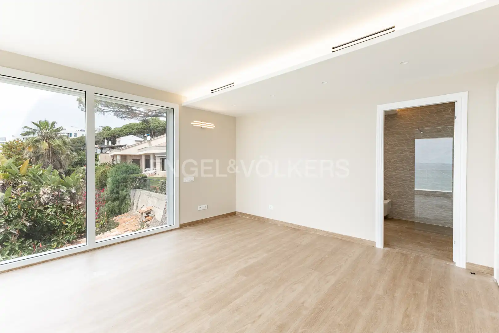Sala de estar de Casa o chalet en venta en Arenys de Mar con Aire acondicionado, Calefacción y Jardín privado