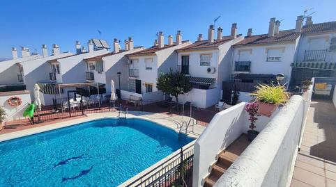 Foto 2 de Casa adosada en venta en Calle Océano Atlántico, Jardines de Alhaurín - Huerta Alta - Fuensanguínea, Alhaurín de la Torre