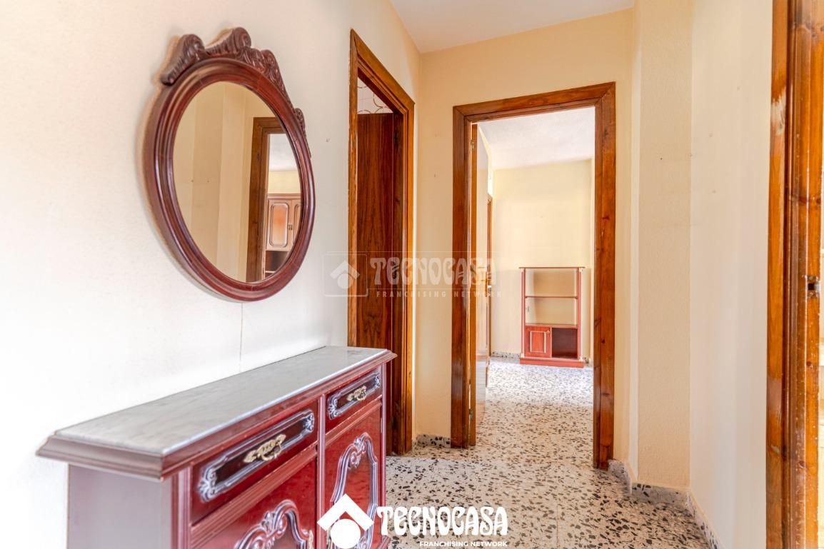 Flat for sale in  Granada Capital