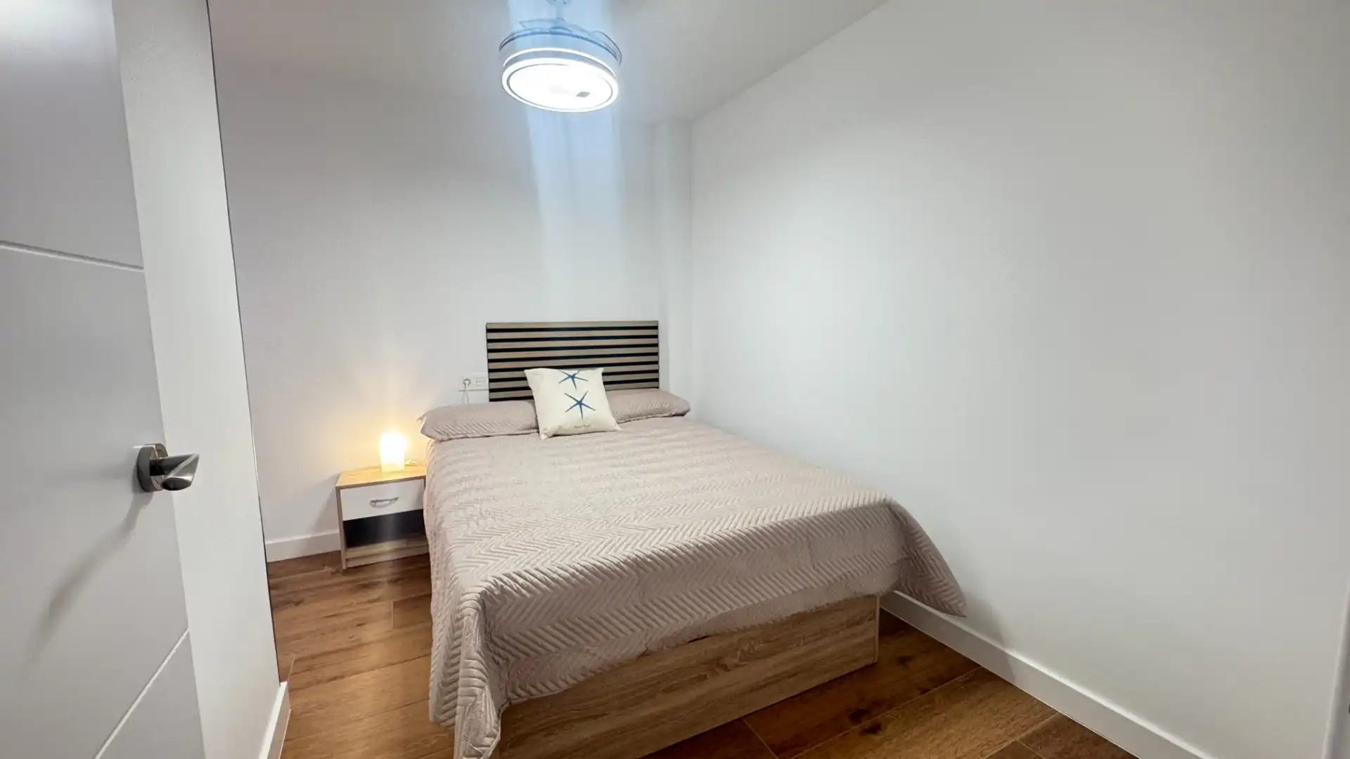 Schlafzimmer von Wohnung zur Miete in Motril mit Klimaanlage, Parkett und Terrasse