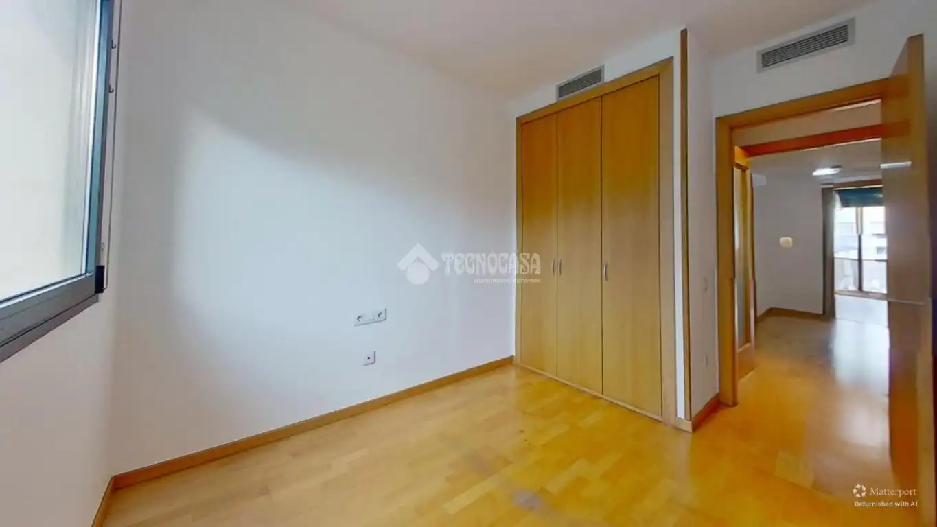 Habitación de Piso en venta en Sabadell con Aire acondicionado, Calefacción y Balcón