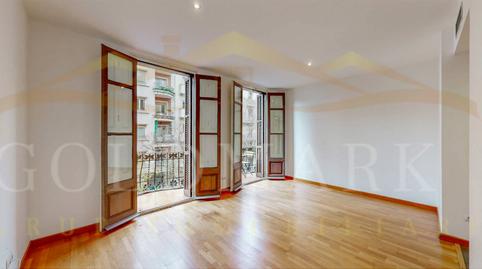 Foto 2 de Pis en venda a Calle Calàbria, 88, Sant Antoni,  Barcelona Capital