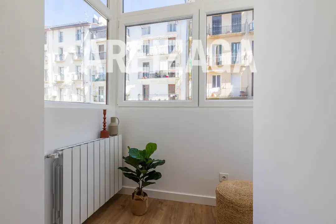Habitación de Piso en venta en Donostia - San Sebastián  con Calefacción, Terraza y Balcón