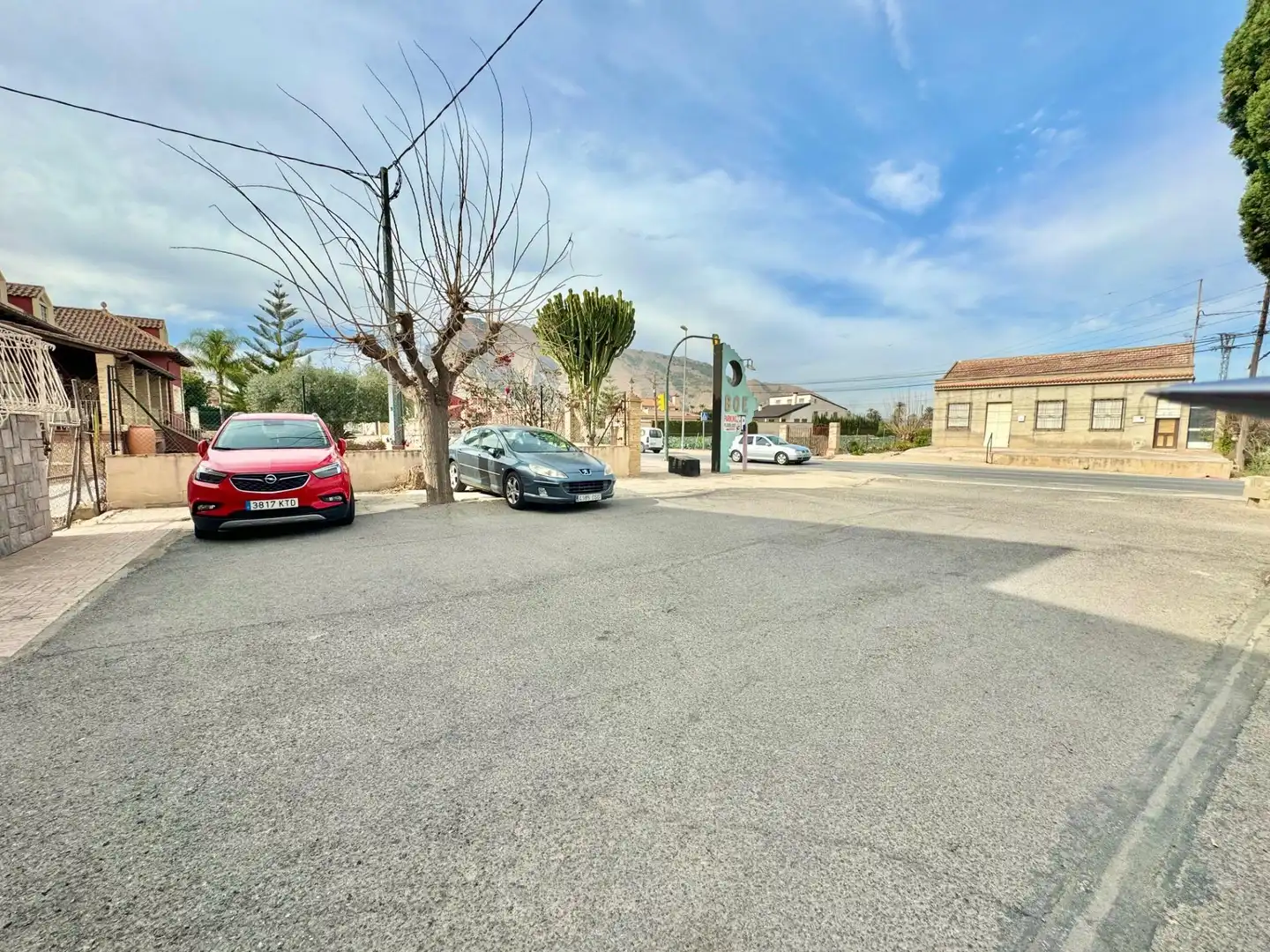 Vista exterior de Casa o xalet en venda en Orihuela amb Aire condicionat, Calefacció i Jardí privat