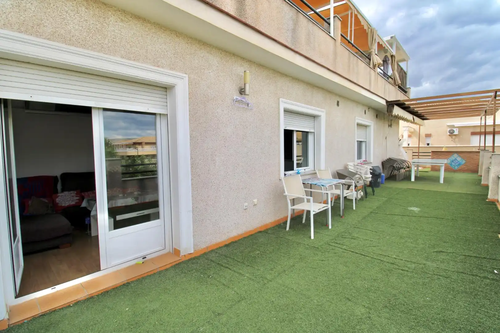 Vista exterior de Ático en venta en Churriana de la Vega con Aire acondicionado, Calefacción y Terraza