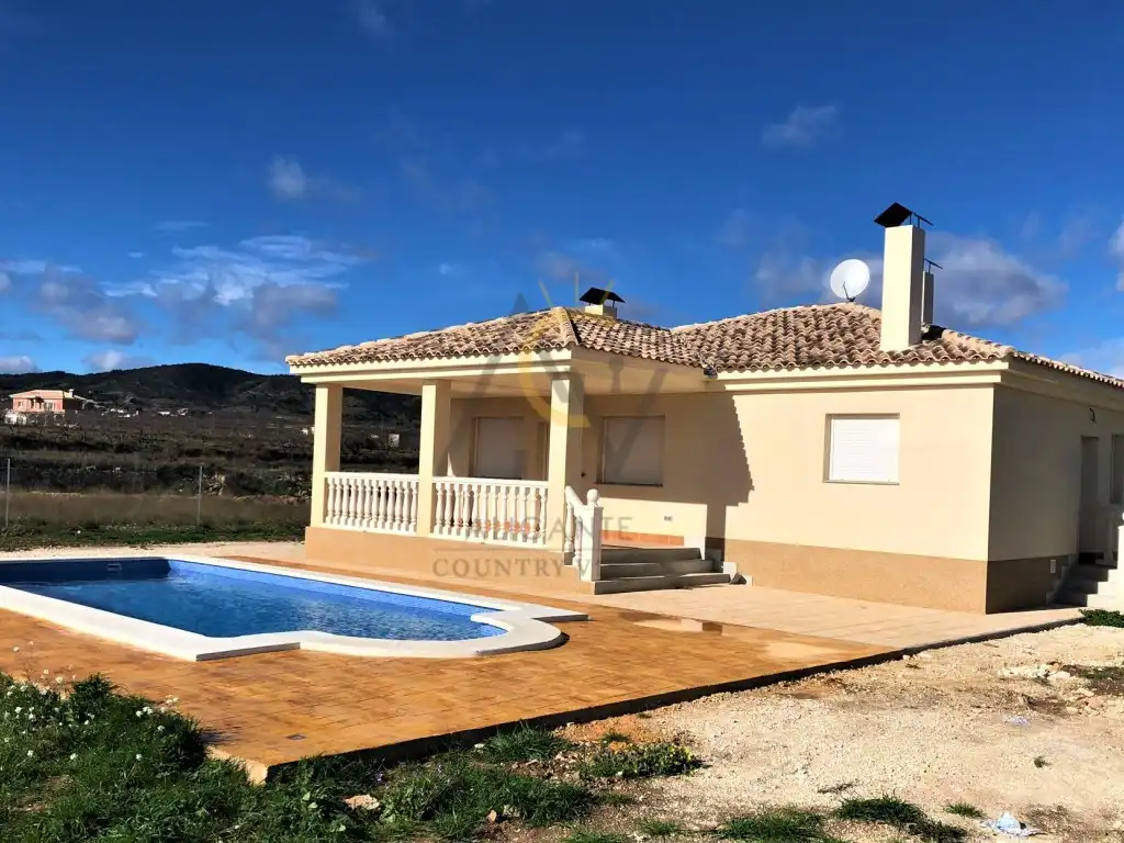 Villa avec piscine à vendre à El Pinós / Pinoso
