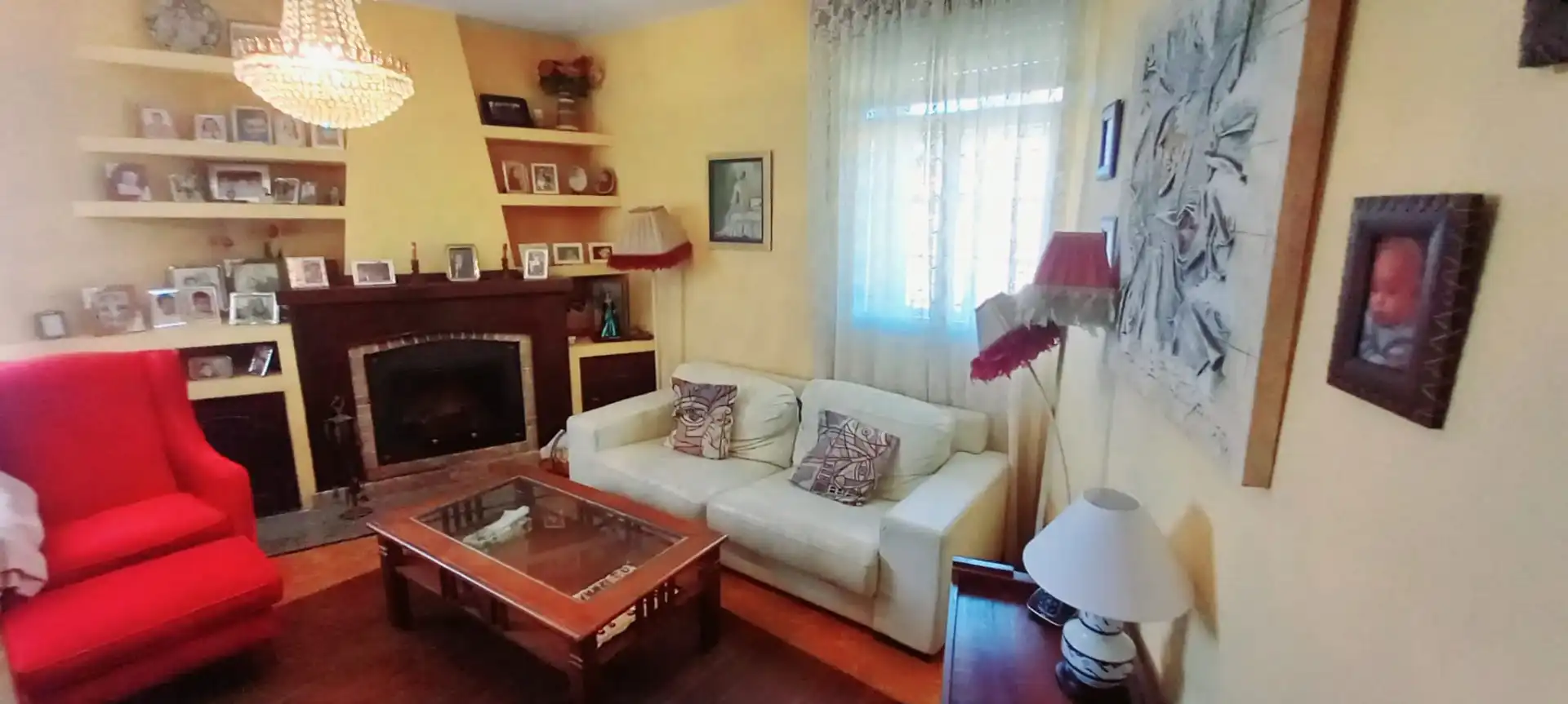 Sala d'estar de Casa o xalet en venda en Vilagarcía de Arousa amb Calefacció, Terrassa i Traster