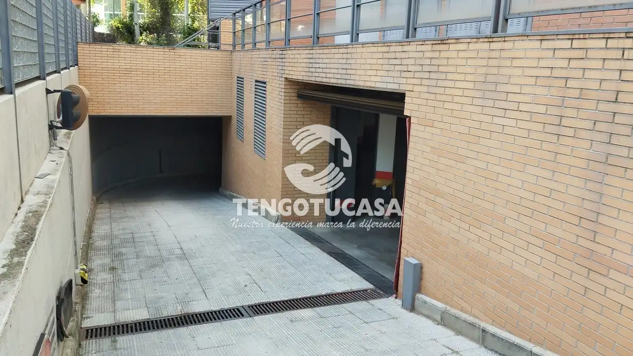 Garage for rent in Calle de Luis Ruiz, Pueblo Nuevo