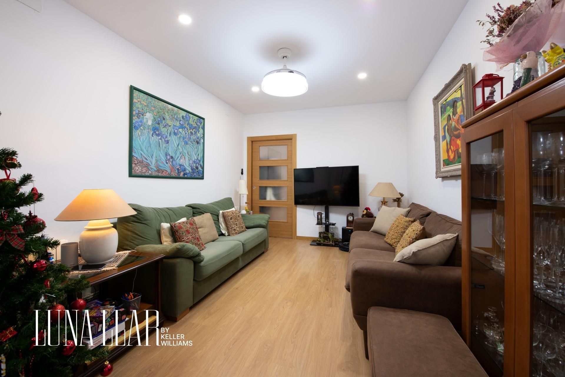 Sala de estar de Piso en venta en Gavà con Aire acondicionado, Calefacción y Parquet