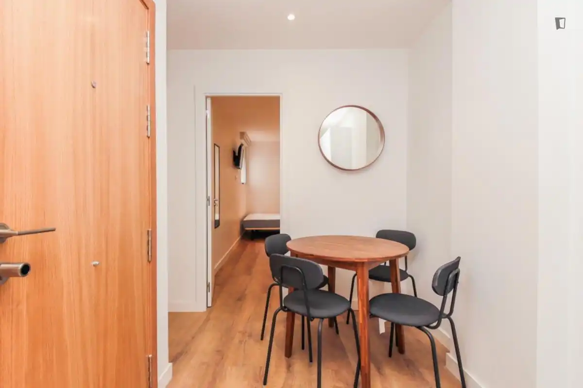 Room in Centre