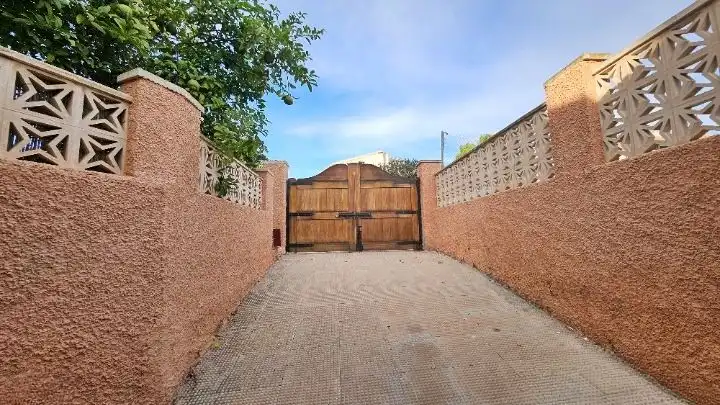 Vista exterior de Casa o xalet en venda en Águilas amb Aire condicionat, Calefacció i Terrassa