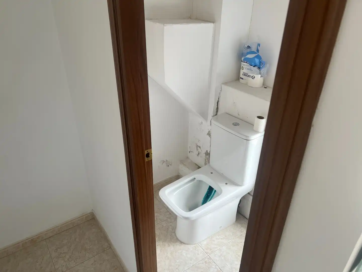 Badezimmer von Fabrikhallen zur Miete in Ordes