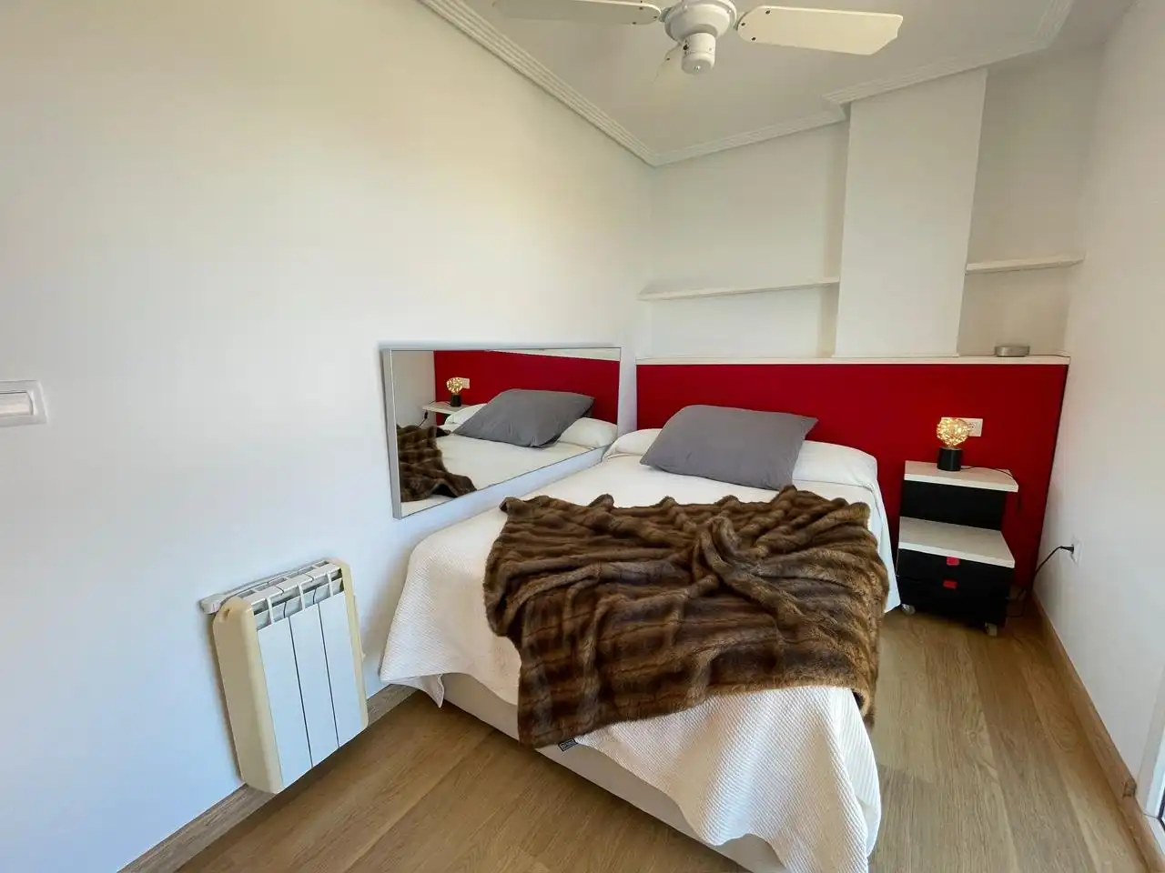 Schlafzimmer von Wohnungen zum Verkauf in La Manga del Mar Menor mit Heizung, Parkett und Terrasse
