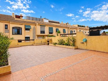 Appartement compact avec piscine à vendre à Estepona Pueblo