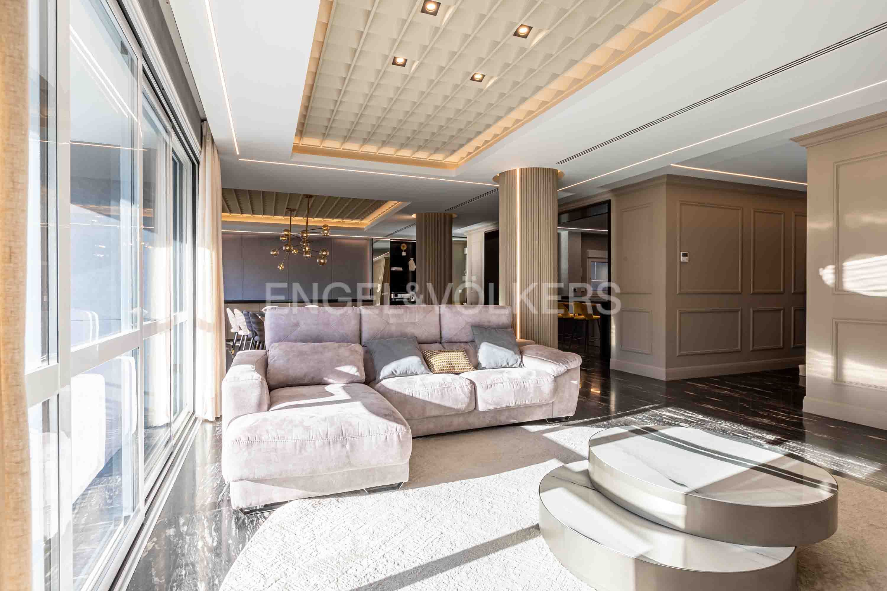 Living room of Apartment for sale in  Sevilla Capital  with Air Conditioner, Heating and Terrace