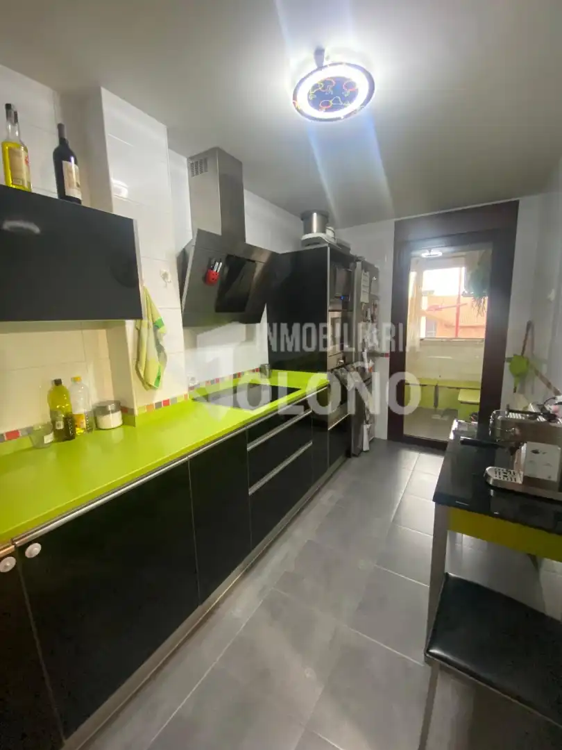 Piso en venta en Calle Luis Cernuda, 38, Haro