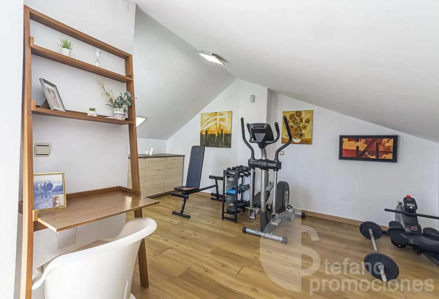 Habitación de Casa adosada en venta en Málaga con Aire acondicionado, Jardín privado y Terraza