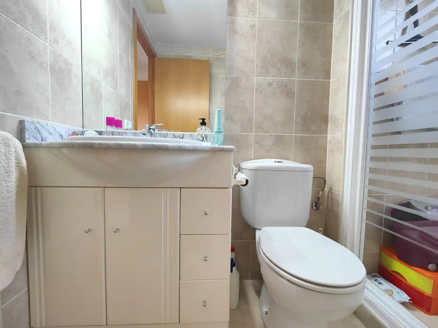 Baño de Piso en venta en Cunit con Terraza y Alarma