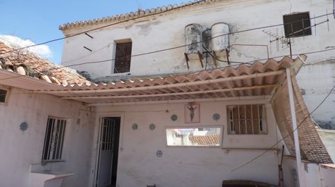 Amplia casa para reformar cerca del centro de Vélez Málaga.