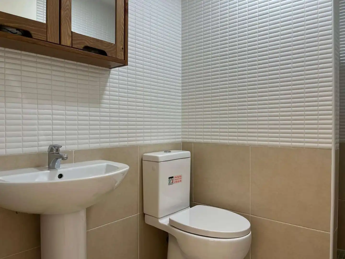 Bathroom of Flat for sale in Garrucha  with Air Conditioner, Terrace and Swimming Pool
