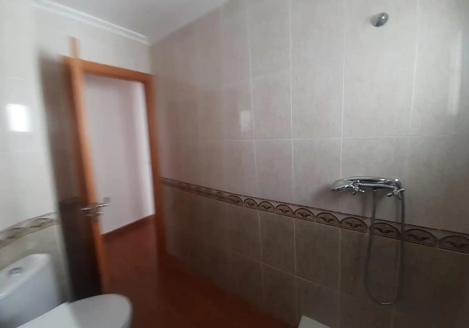 Bathroom of Flat for sale in Sevilla  with Air Conditioner