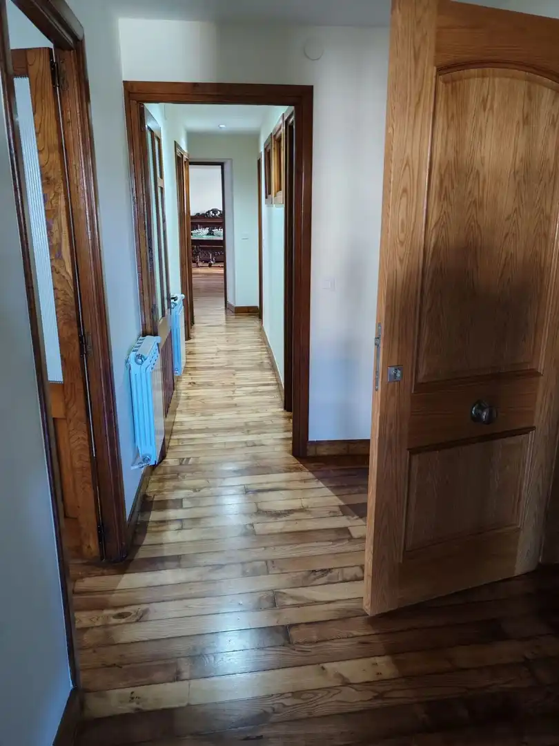 Piso en venta en Vegadeo con Calefacción, Parquet y Trastero