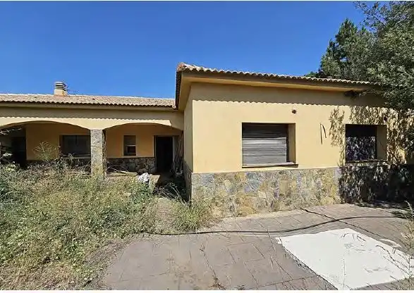 Außenansicht von Wohnungen zum Verkauf in Caldes de Malavella mit Privatgarten, Terrasse und Schwimmbad