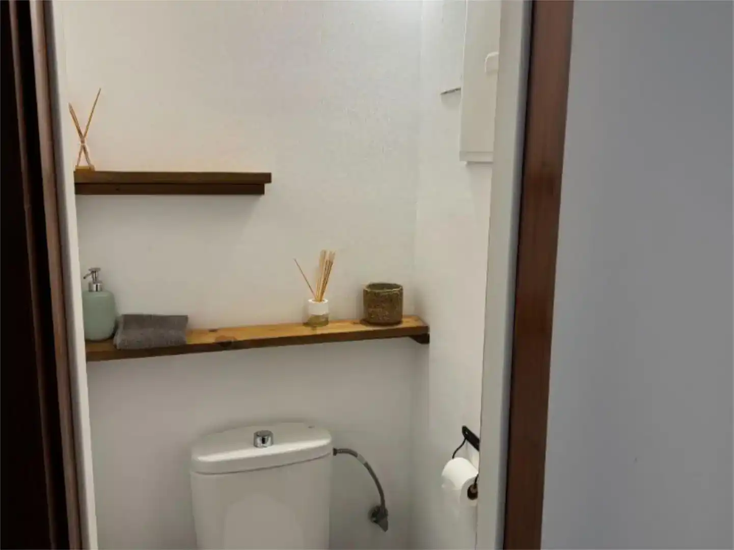 Bathroom of Flat for rent in  Valencia Capital  with Air Conditioner