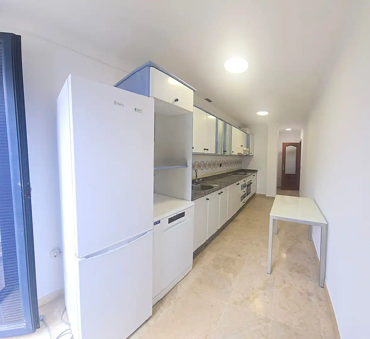 Cuina de Pis de lloguer en Las Palmas de Gran Canaria amb Moblat, Forn i Rentadora
