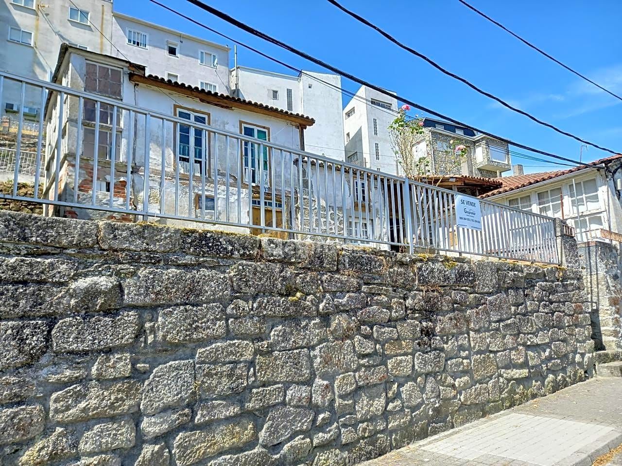 Exterior view of House or chalet for sale in Castro Caldelas  with Private garden and Balcony