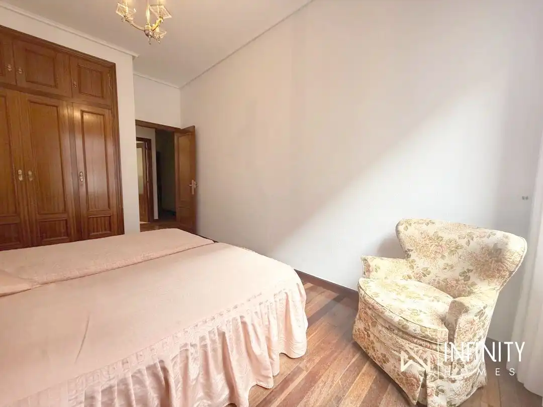 Flat for sale in Cosme Echevarrieta Kalea, Abandoibarra - Guggenheim