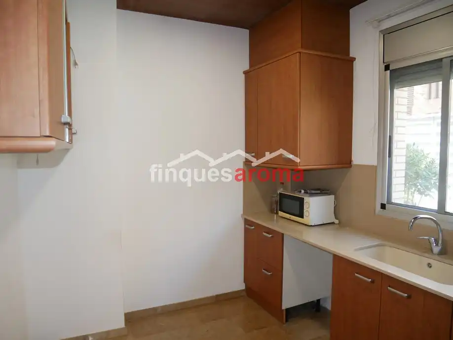 Maisonette zum Verkauf in Tarragona mit Klimaanlage, Heizung und Ofen