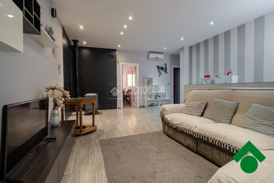 Sala d'estar de Casa o xalet en venda en Pinos Puente