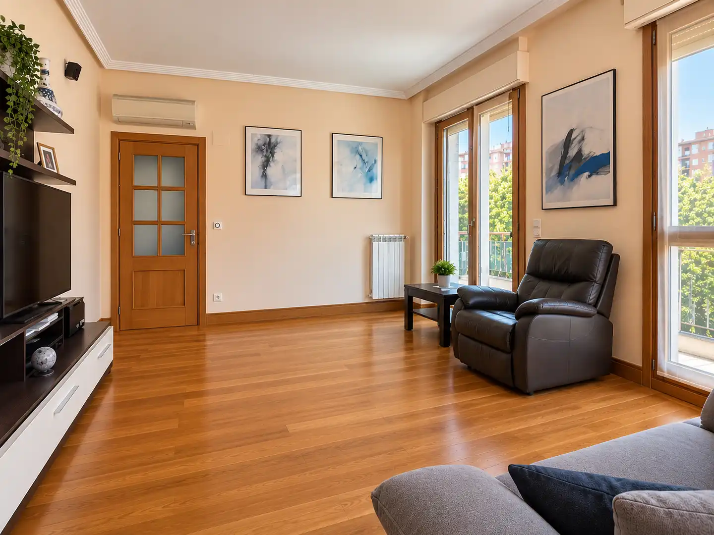 Sala de estar de Piso en venta en Errenteria con Calefacción, Terraza y Amueblado