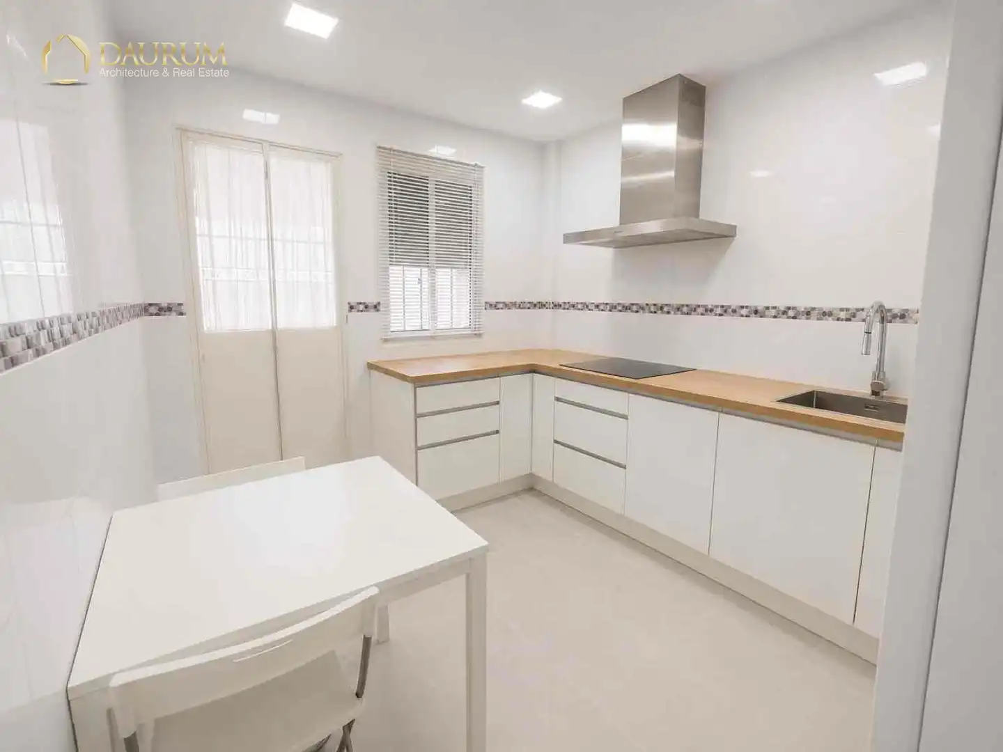 Kitchen of Houses for sale in La Algaba  with Air Conditioner, Terrace and Storage room
