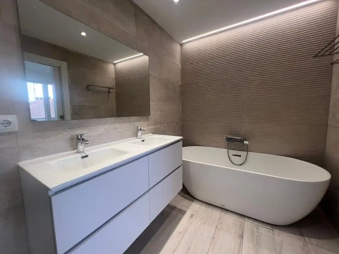 Baño de Casa o chalet en venta en Vitoria - Gasteiz con Calefacción, Jardín privado y Terraza