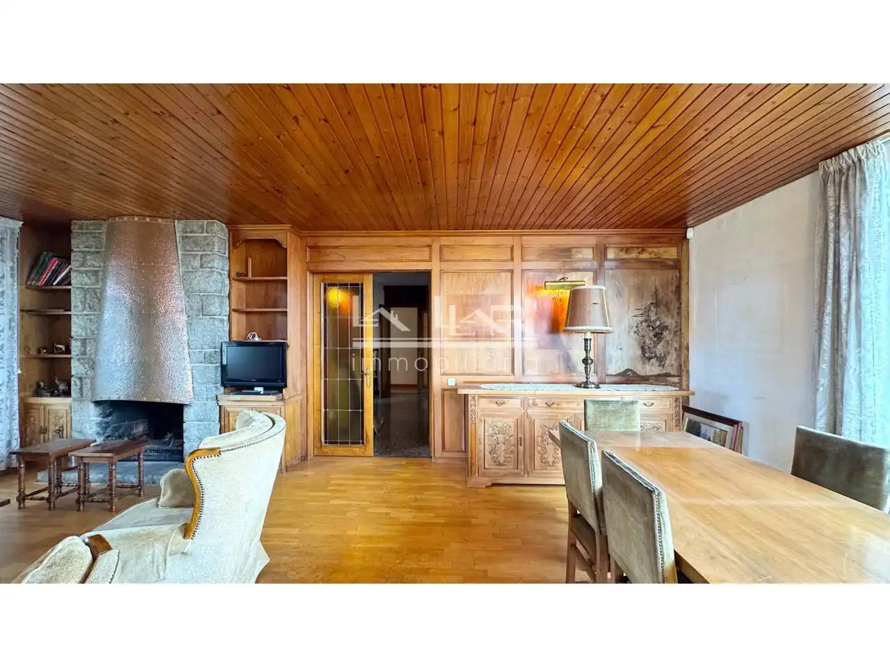 Sala d'estar de Casa o xalet en venda en Vic amb Calefacció, Jardí privat i Parquet