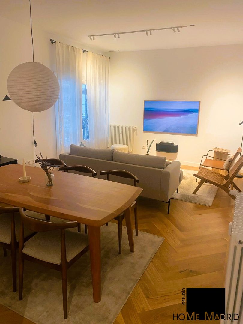 Living room of Flat for sale in  Madrid Capital  with Air Conditioner, Heating and Parquet flooring