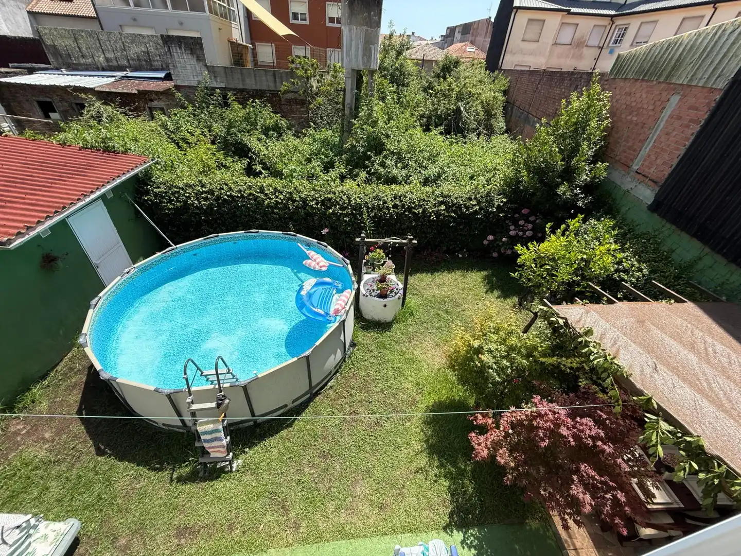 Piscina de Casa o xalet en venda en Vilanova de Arousa amb Calefacció, Jardí privat i Moblat