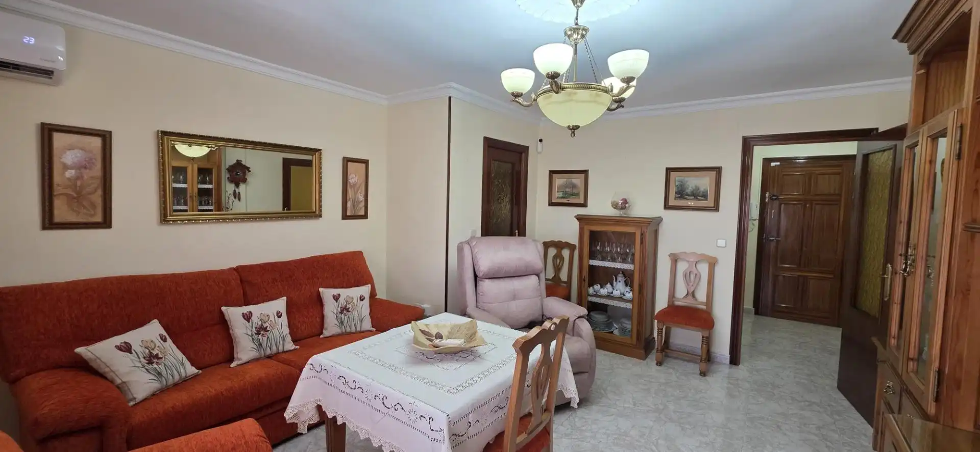 Sala d'estar de Pis en venda en Alcalá de Guadaira amb Aire condicionat, Terrassa i Traster
