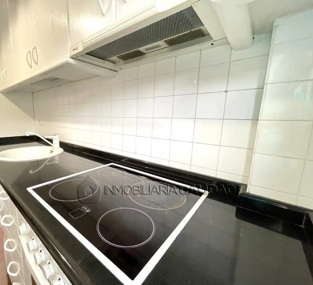 Kitchen of Flat for rent in Burgos  with Heating and Furnished