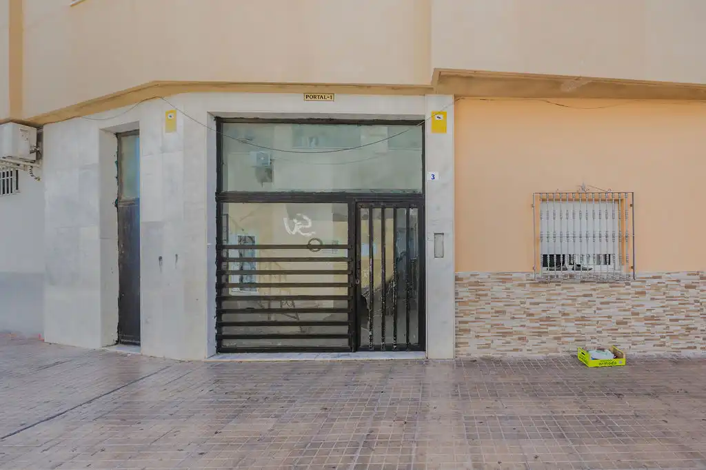 Vista exterior de Pis en venda en El Ejido