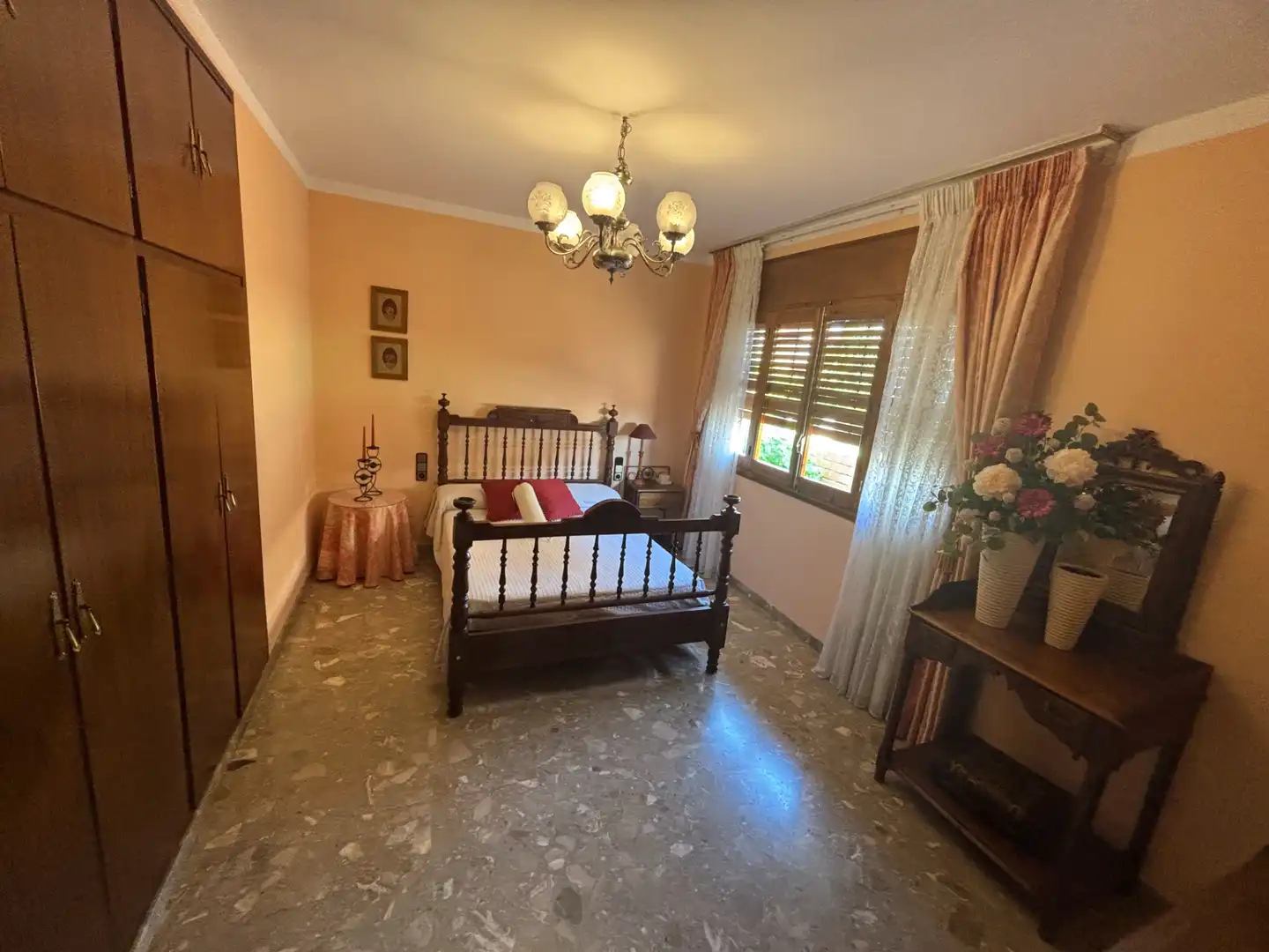 Schlafzimmer von Haus oder Chalet zum Verkauf in Miralcamp mit Heizung, Privatgarten und Möbliert