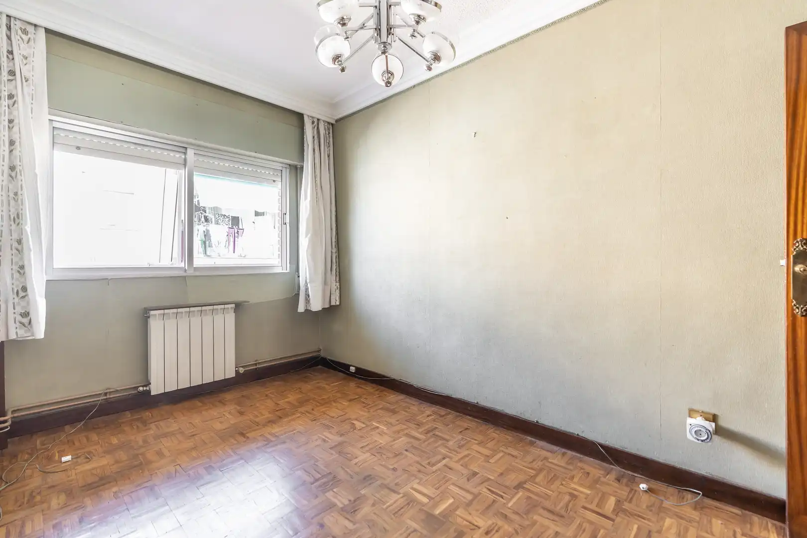 Habitación de Piso en venta en Madrid con Calefacción y Terraza