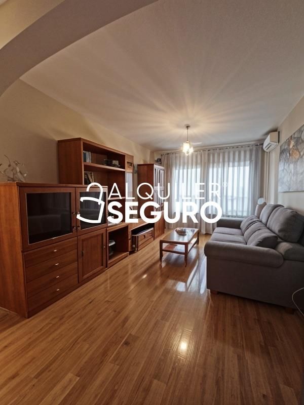 Sala d'estar de Pis de lloguer en Torrejón de Ardoz amb Aire condicionat, Calefacció i Piscina