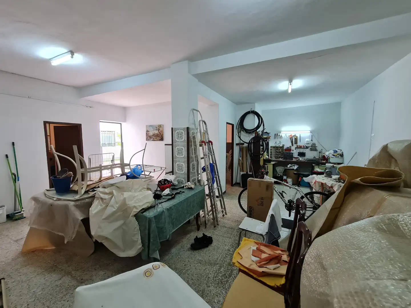 Houses for sale in Camas  with Air Conditioner, Terrace and Storage room