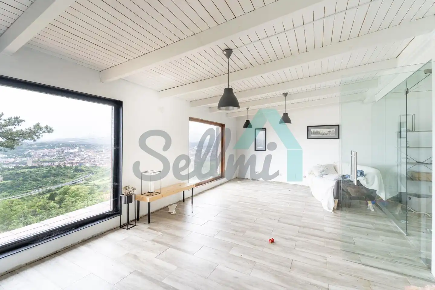 Sala de estar de Casa o chalet en venta en Oviedo  con Calefacción, Jardín privado y Parquet