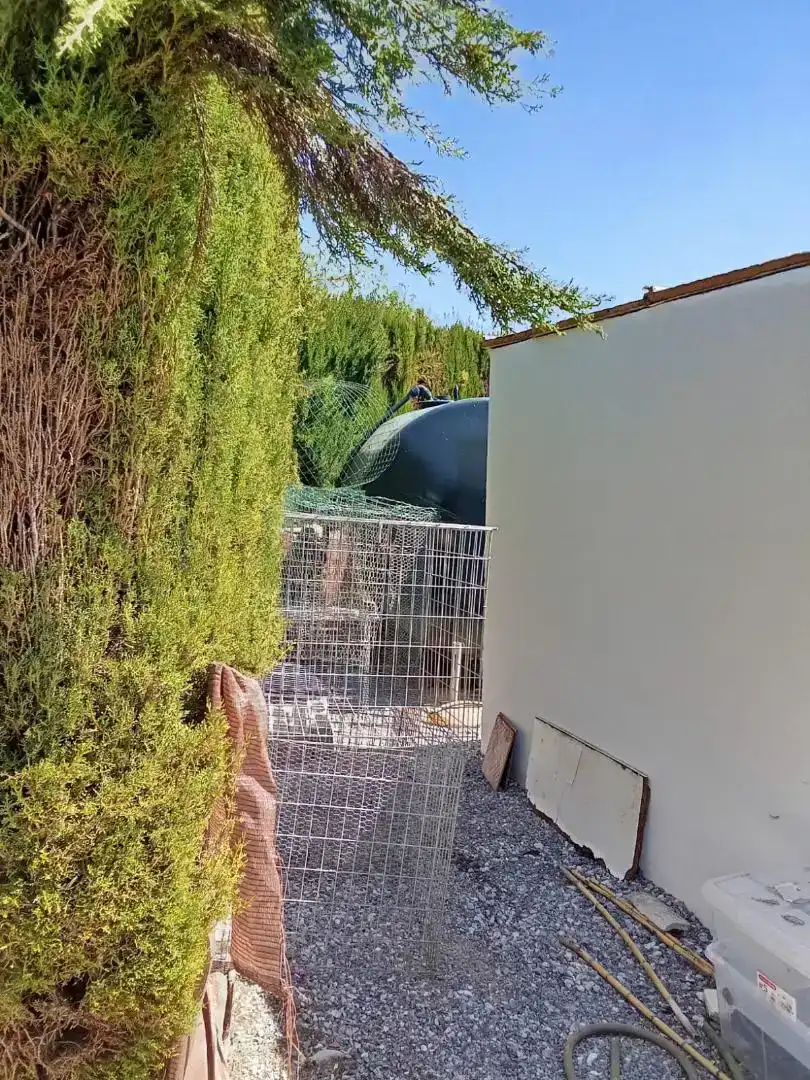 Vista exterior de Finca rústica en venda en Pinos Puente amb Aire condicionat