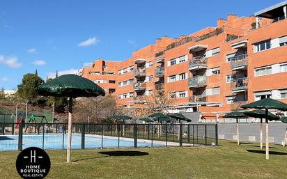 Vista exterior de Àtic en venda en Paracuellos de Jarama amb Aire condicionat i Terrassa